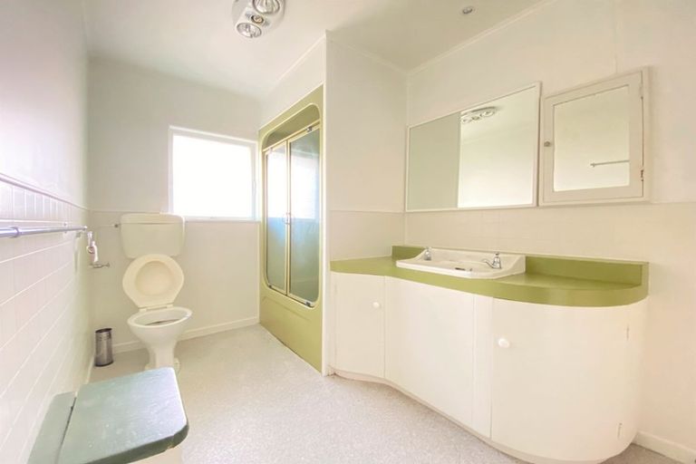 Photo of property in 97 Clovelly Road, Bucklands Beach, Auckland, 2012