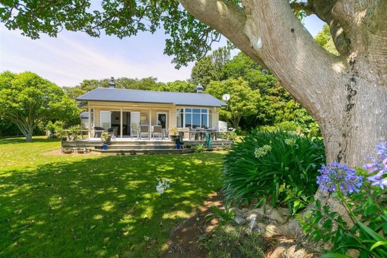 Photo of property in 160 Henwood Road, Paraite, New Plymouth, 4372