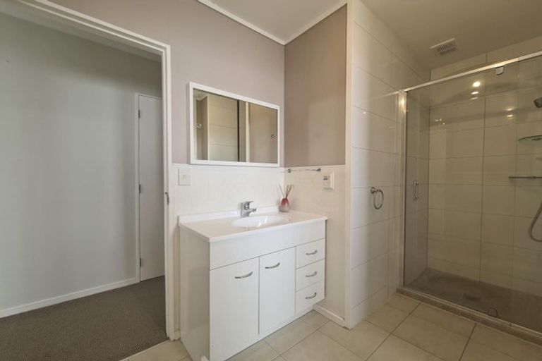 Photo of property in 1/32 Matuhi Rise, Henderson, Auckland, 0612