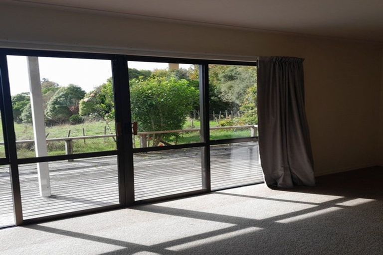 Photo of property in 36 South Manakau Road, Manakau, Otaki, 5583