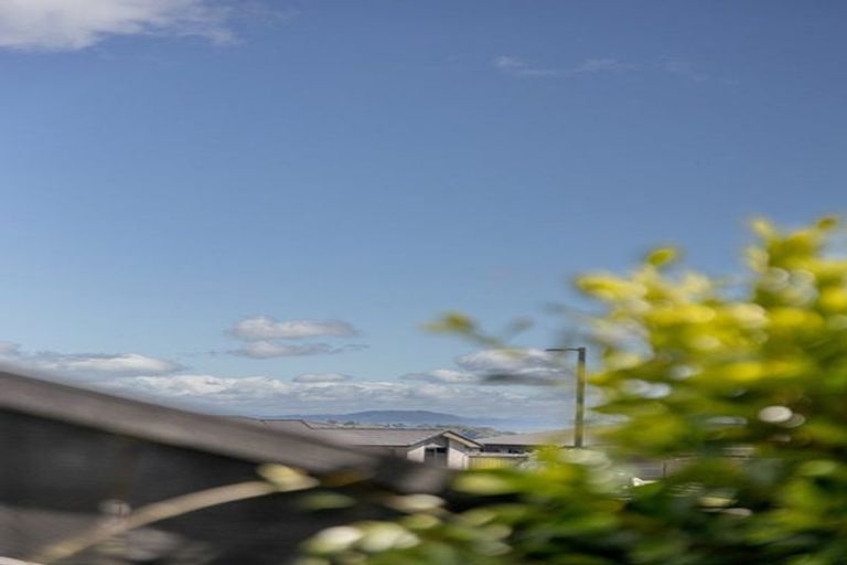 Photo of property in 73 Bert Wall Drive, Omokoroa, 3114