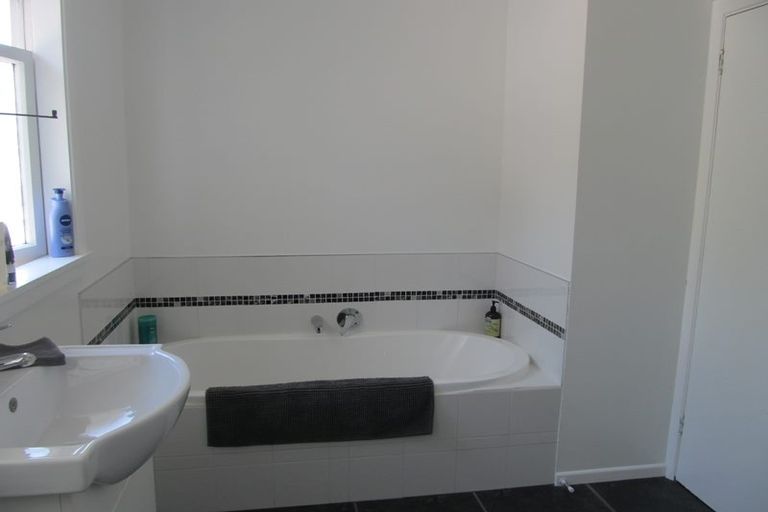 Photo of property in 9 Burns Street, Tawhero, Whanganui, 4501