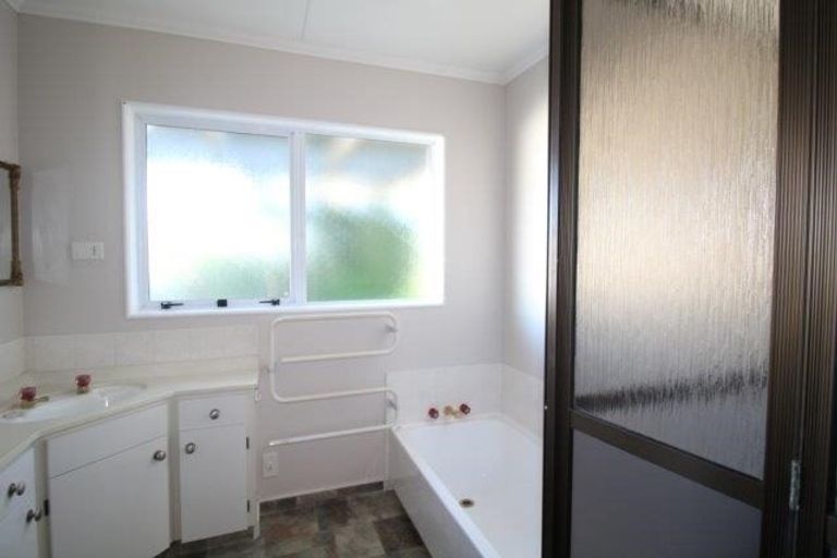 Photo of property in 71 Durham Street, Waikiwi, Invercargill, 9810