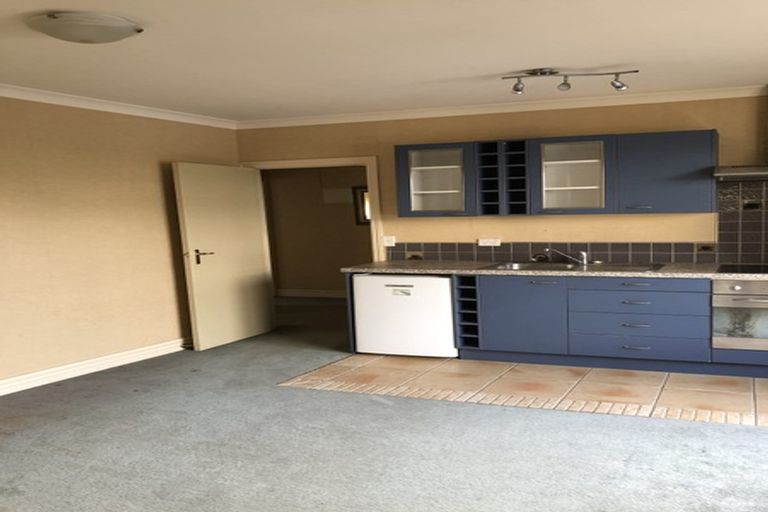 Photo of property in 2/70 Beresford Street, Bayswater, Auckland, 0622