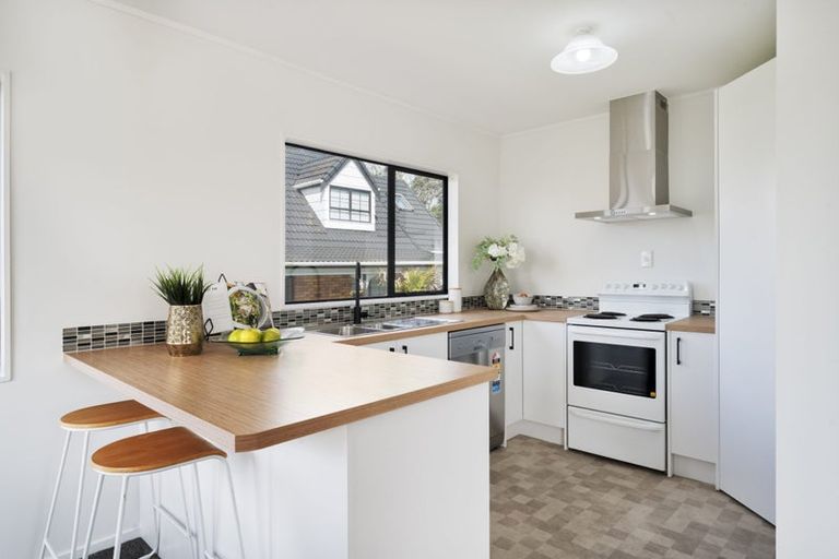 Photo of property in 4229 Great North Road, Glendene, Auckland, 0602