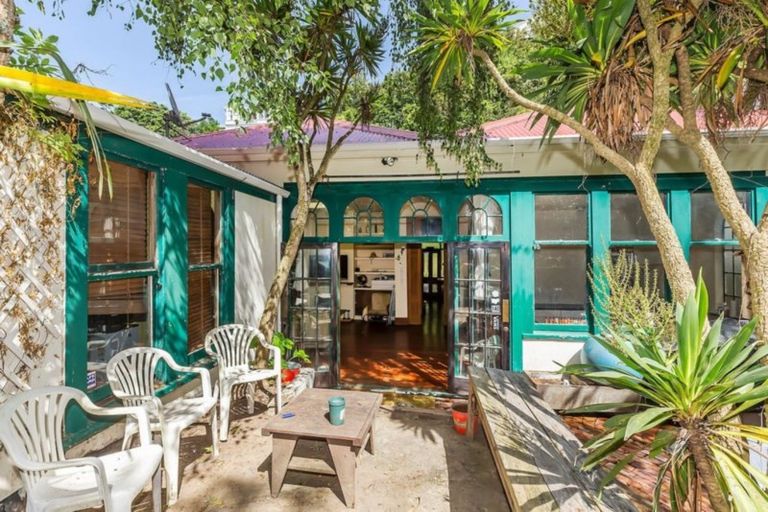 Photo of property in 40 Devon Street, Aro Valley, Wellington, 6021