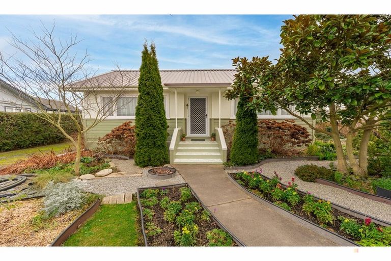 Photo of property in 8 Moorhouse Street, Waimate, 7924