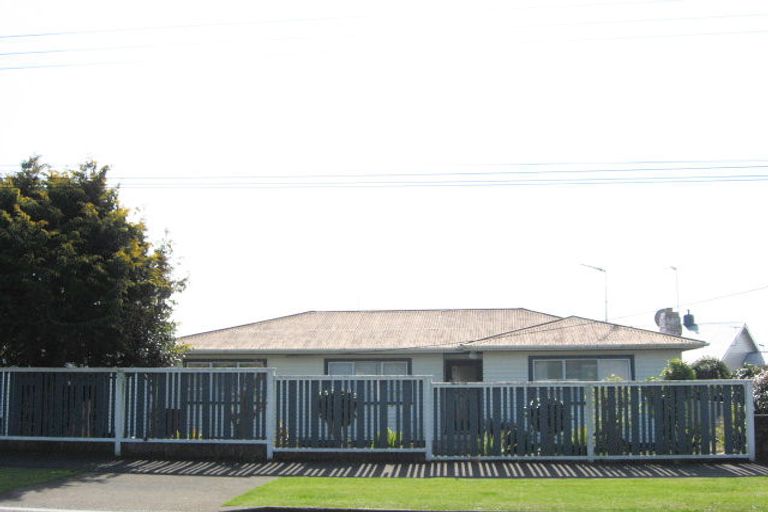 Photo of property in 206 Tukapa Street, Westown, New Plymouth, 4310