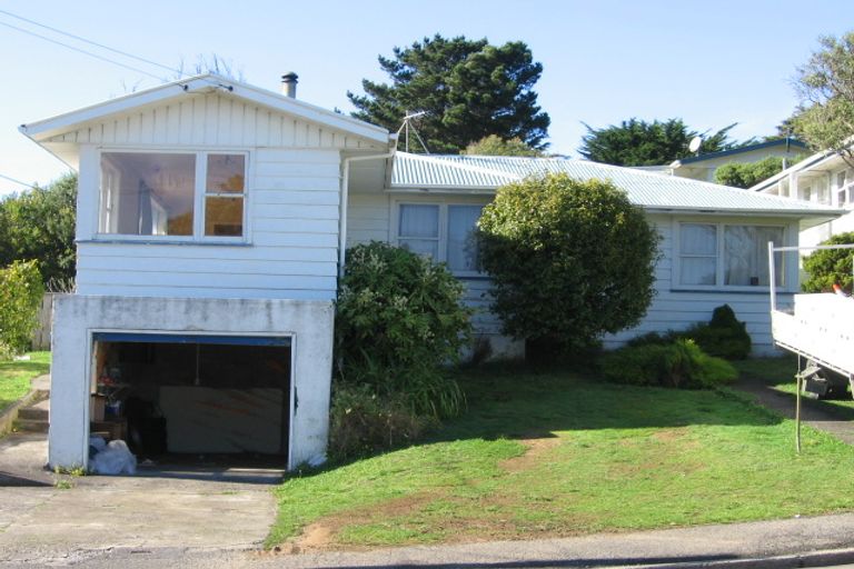 Photo of property in 8 Beazley Avenue, Paparangi, Wellington, 6037