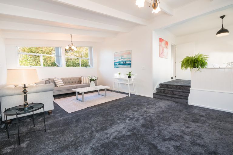 Photo of property in 336 Roscommon Road, Clendon Park, Auckland, 2103