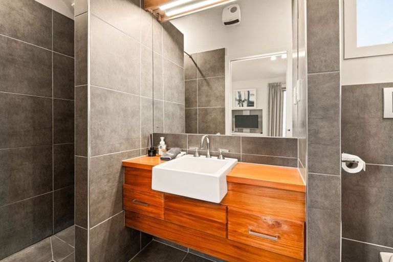 Photo of property in 25 Willow Avenue, Hannahs Bay, Rotorua, 3010