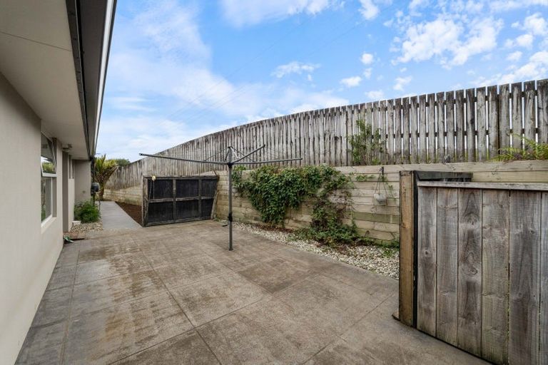 Photo of property in 4 Links Drive, Waiwhakaiho, New Plymouth, 4312
