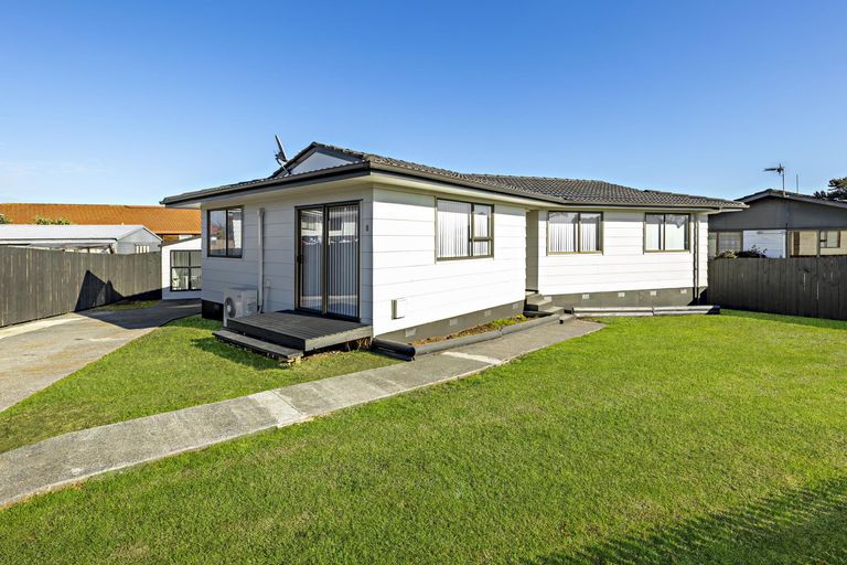 Photo of property in 8 Antalya Place, Manurewa, Auckland, 2102