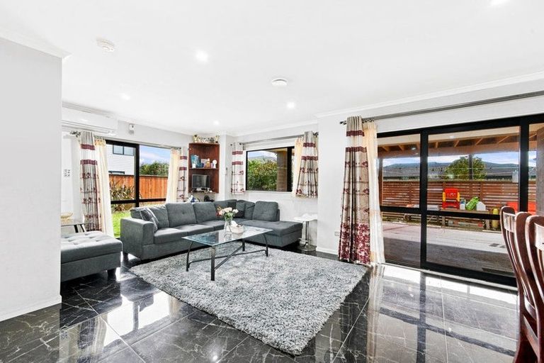 Photo of property in 14 Peerless Avenue, Takanini, 2112
