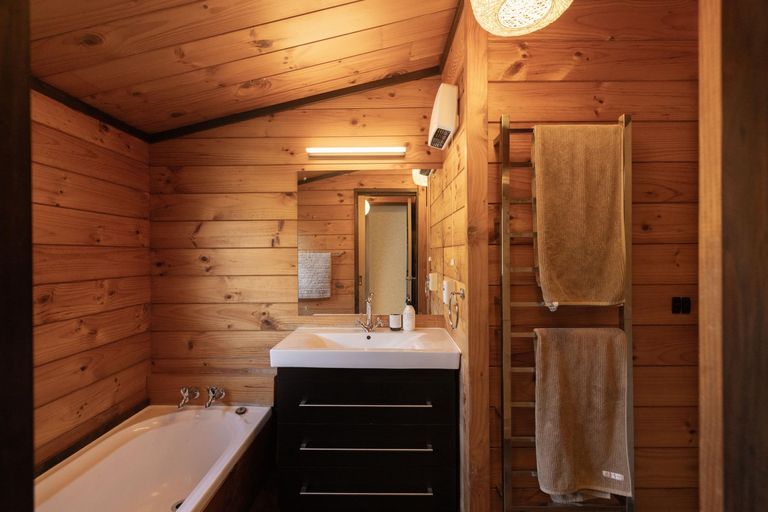 Photo of property in 8 Devon Street, Arrowtown, 9302