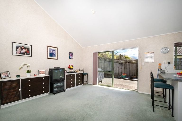 Photo of property in 33 Maurice Borich Place, Henderson, Auckland, 0610