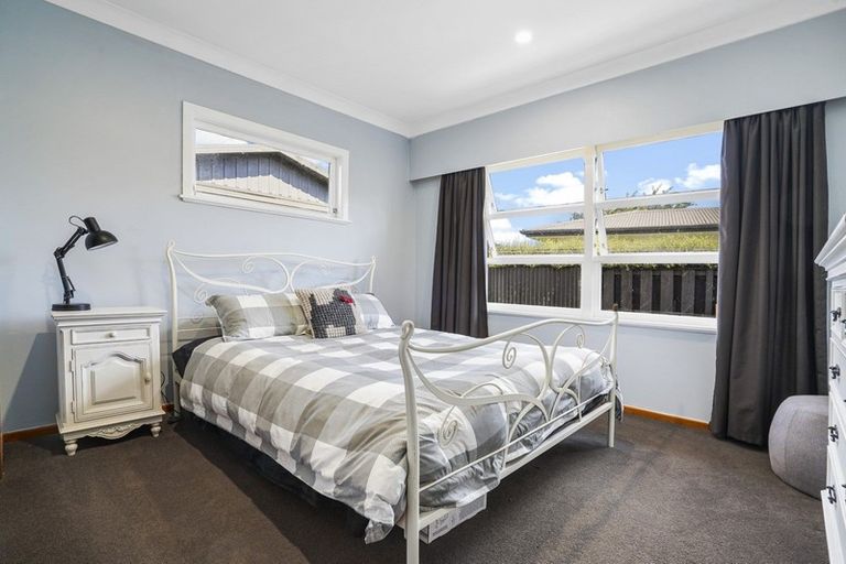 Photo of property in 1 Seifert Street, Forest Lake, Hamilton, 3200