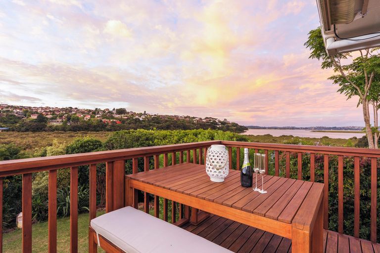 Photo of property in 30 Realm Place, Massey, Auckland, 0614