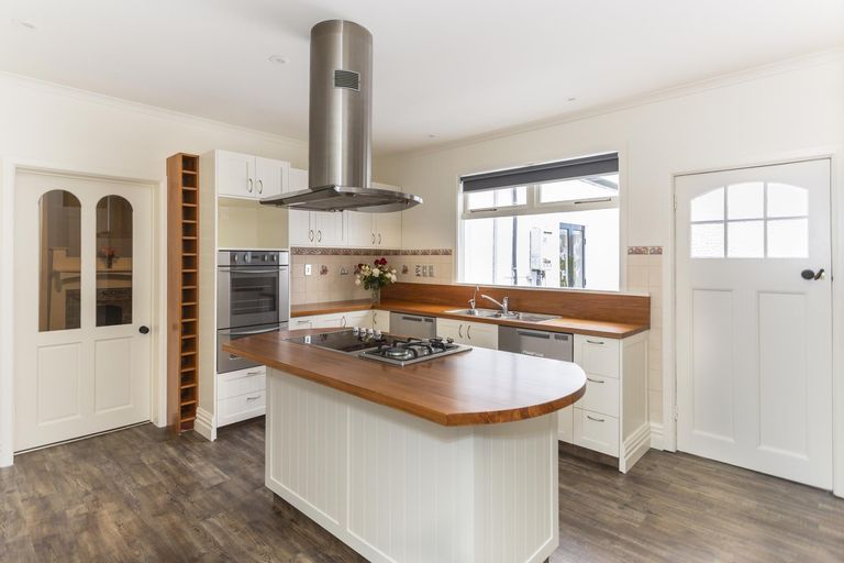 Photo of property in 96 Perth Street, Holmes Hill, Oamaru, 9401