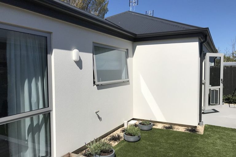 Photo of property in 2/36 Shirley Road, Richmond, Christchurch, 8013