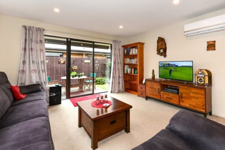 Photo of property in 2/81 Nottingham Avenue, Halswell, Christchurch, 8025