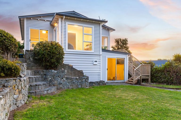 Photo of property in 78 Bayview Road, Paremata, Porirua, 5024