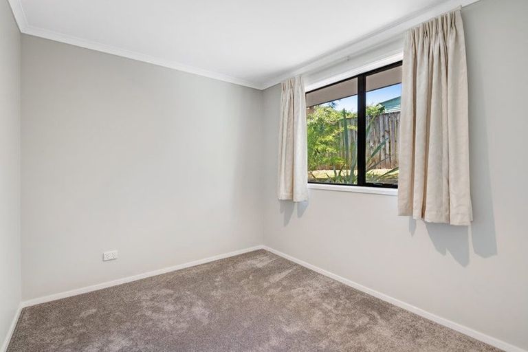 Photo of property in 65 Cabeleigh Drive, Helensville, 0800