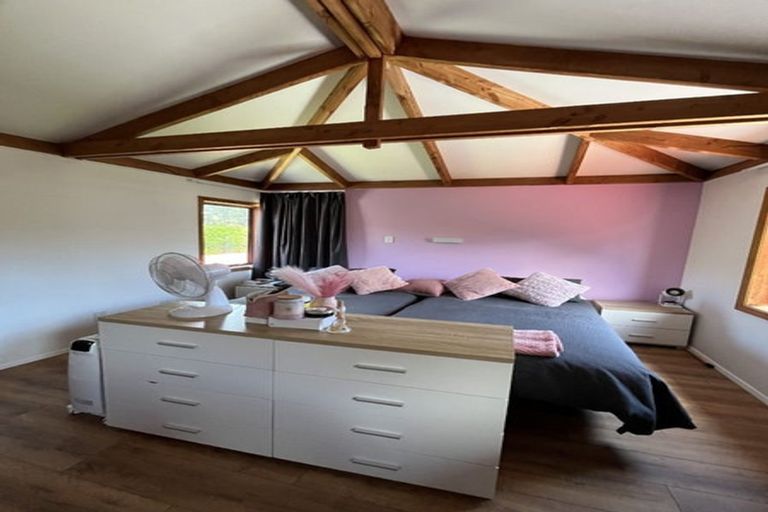 Photo of property in 5 Smith Street, Paekakariki, 5034