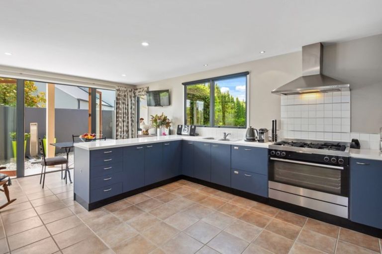 Photo of property in 8 Springvale Gardens, Harewood, Christchurch, 8051