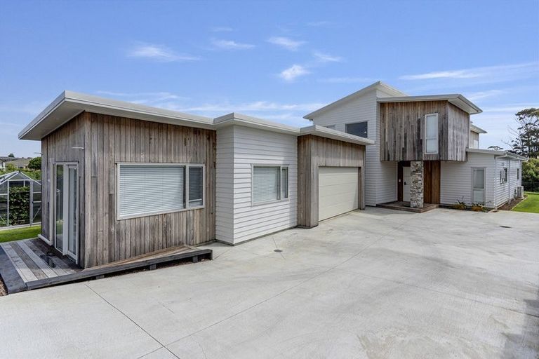 Photo of property in 88 Hayfield Way, Karaka, Papakura, 2113