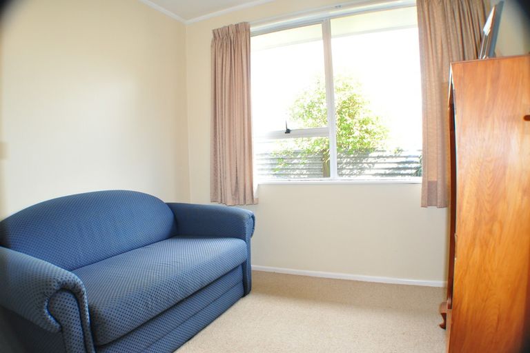 Photo of property in 129 Apollo Parade, Milson, Palmerston North, 4414