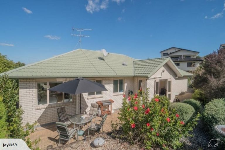 Photo of property in 21 Chieftain Rise, Goodwood Heights, Auckland, 2105