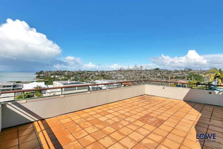Photo of property in 1a Bournemouth Terrace, Murrays Bay, Auckland, 0630