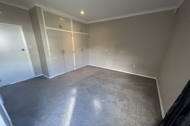 Photo of property in 28 Singers Road, Korokoro, Lower Hutt, 5012
