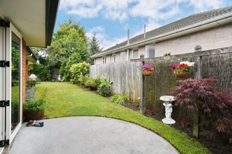 Photo of property in 395 Yaldhurst Road, Russley, Christchurch, 8042