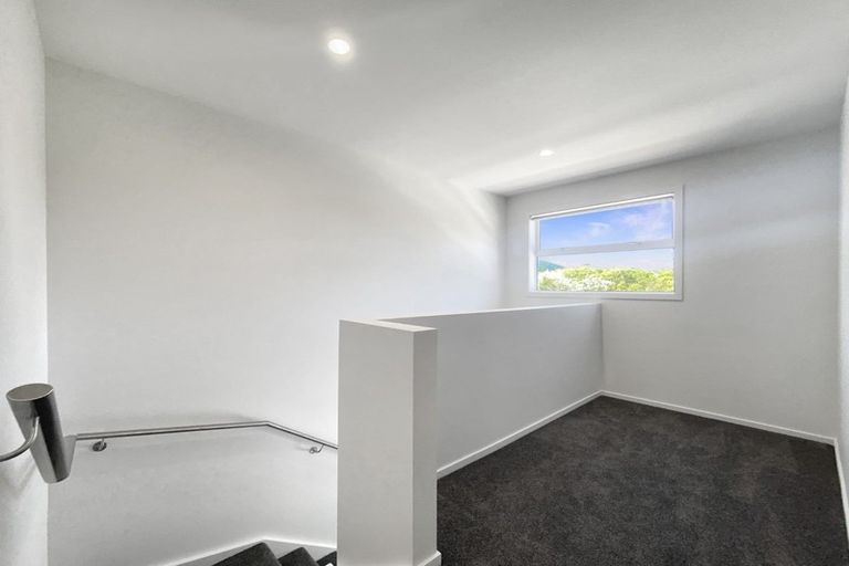 Photo of property in 36 Pateke Drive, Kenepuru, Porirua, 5022