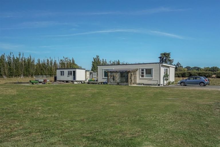 Photo of property in 773 Waitakere Road, Kumeu, 0891