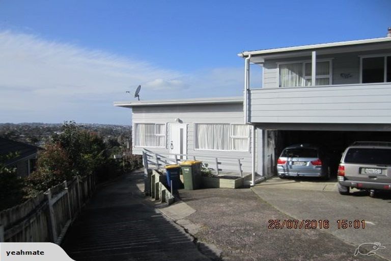 Photo of property in 287 Glenfield Road, Glenfield, Auckland, 0629