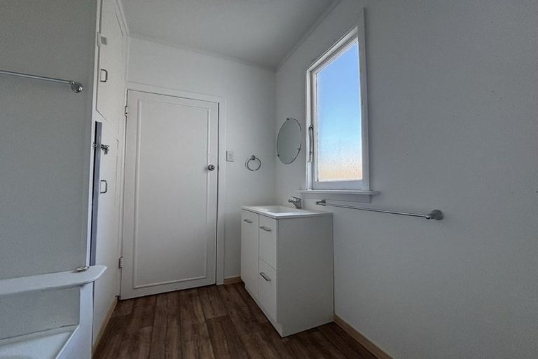 Photo of property in 2/188 The Parade, Island Bay, Wellington, 6023