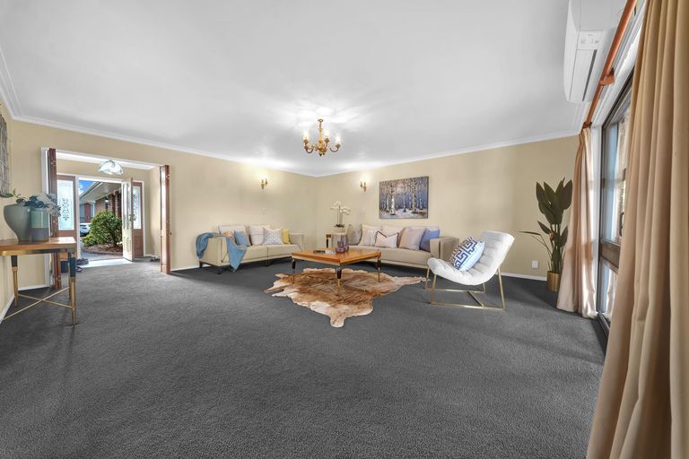 Photo of property in 16 Westholm Way, Pahurehure, Papakura, 2113