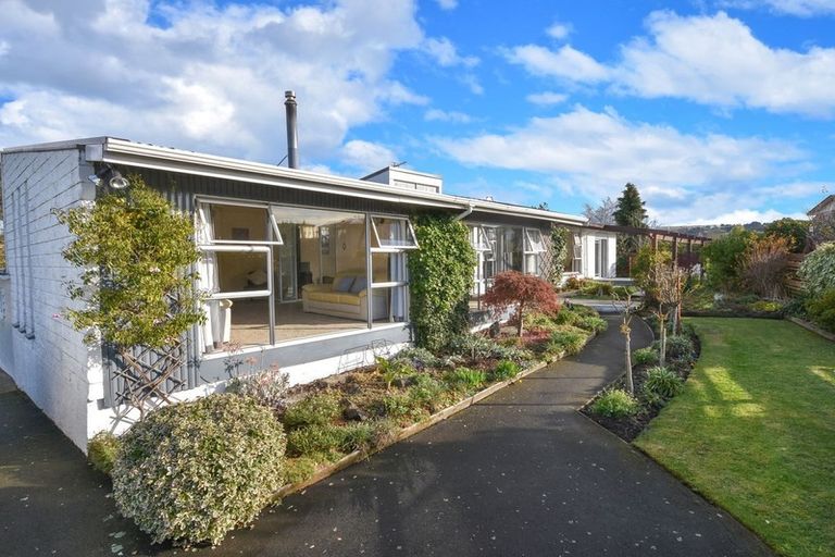 Photo of property in 8 Estuary Crescent, Fairfield, Dunedin, 9018