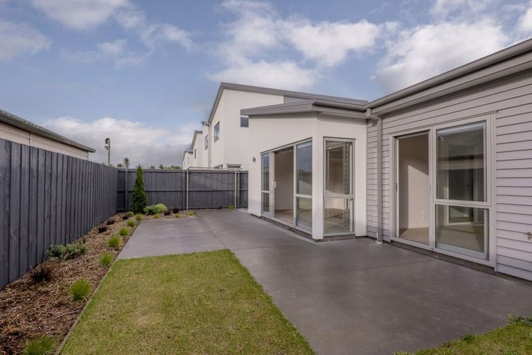 Photo of property in 1 Kakapo Lane, Redwood, Christchurch, 8051