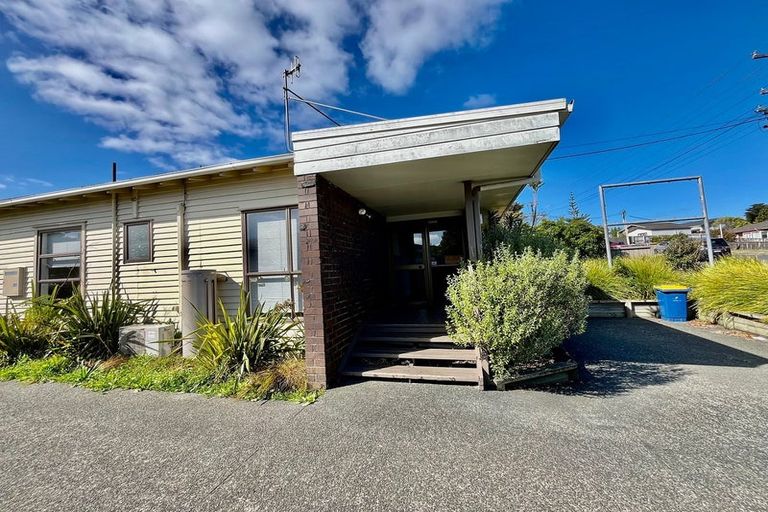 Photo of property in 73 West Coast Road, Glen Eden, Auckland, 0602