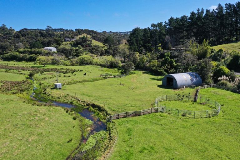 Photo of property in 99 Mcpike Road, Waimauku, 0883