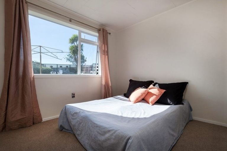 Photo of property in 25 Tiromoana Crescent, Bell Block, New Plymouth, 4312