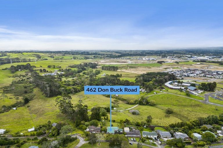 Photo of property in 462 Don Buck Road, Massey, Auckland, 0614