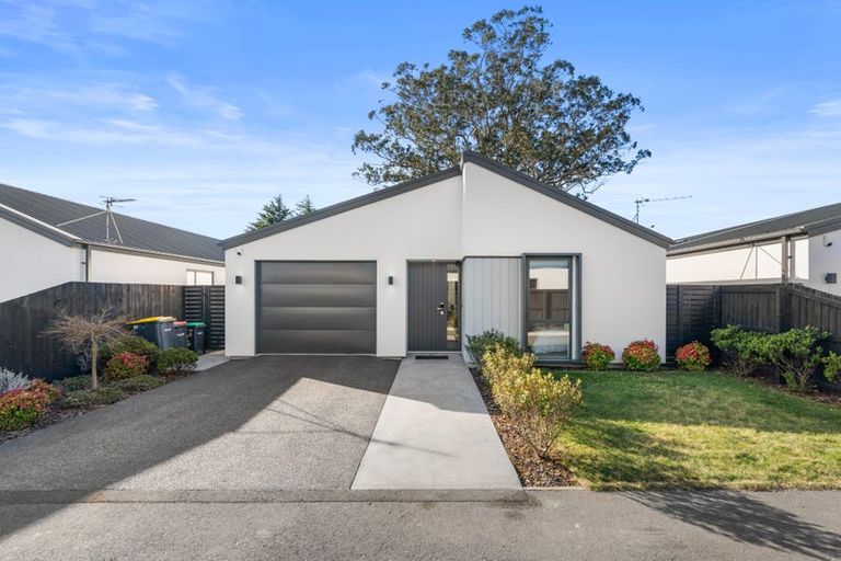 Photo of property in 14 Horoeka Street, Avonhead, Christchurch, 8042