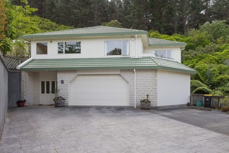 Photo of property in 30 Duval Grove, Tawa, Wellington, 5028