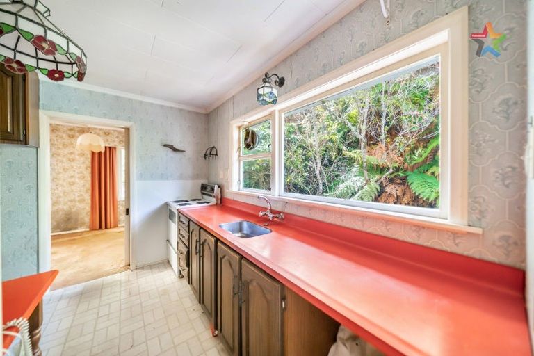 Photo of property in 76 Raukawa Street, Stokes Valley, Lower Hutt, 5019