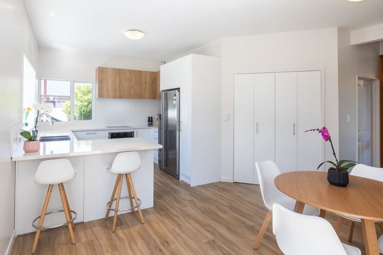 Photo of property in 249 Fifield Terrace, Opawa, Christchurch, 8023